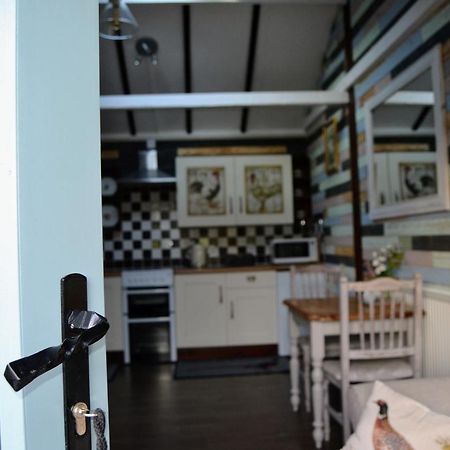 Arrowwood Self Catering Villa Кингтън Екстериор снимка